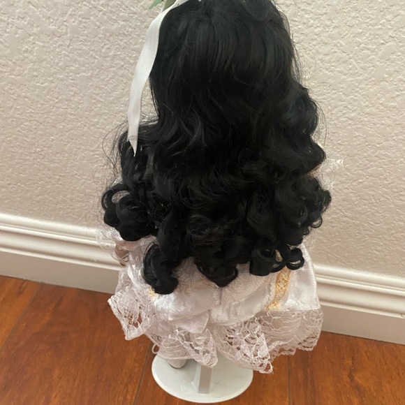 Beautiful black Porcelain doll - Picture 10 of 16